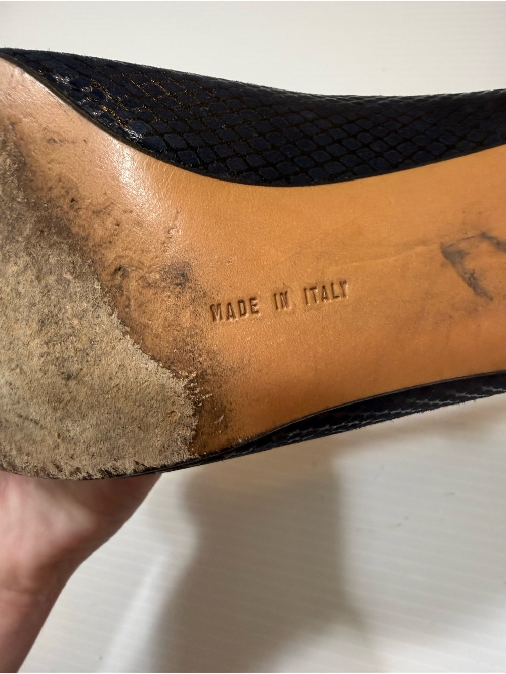 Ferragamo Black Textured Leather Pumps Size 7 - Picture 9 of 10